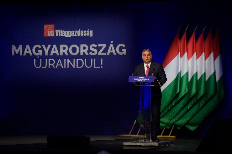 Orbán: a gyereket nevelő szülők kapják vissza az idén befizetett szja-t
